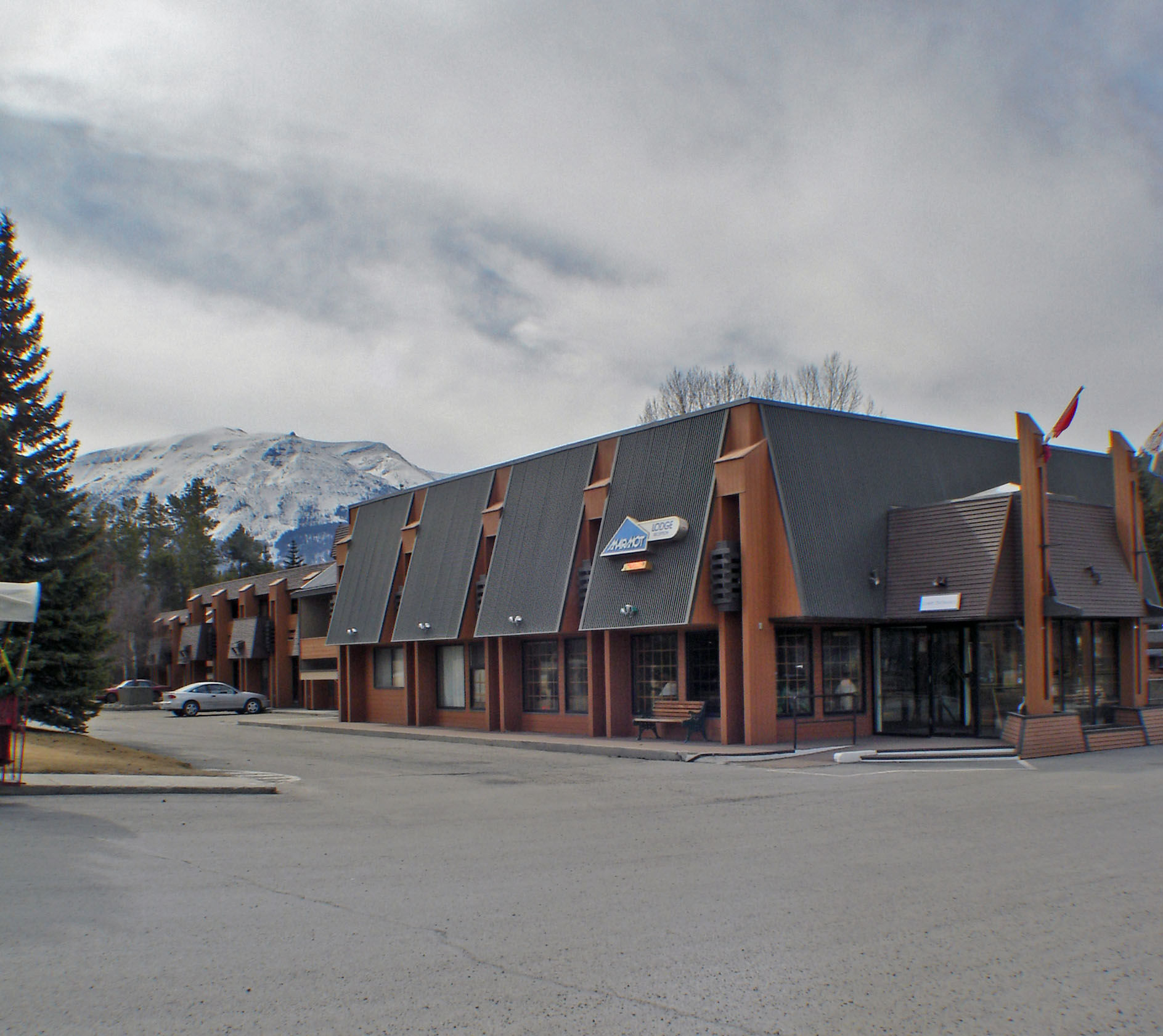 Marmot Lodge Jasper Exterior photo